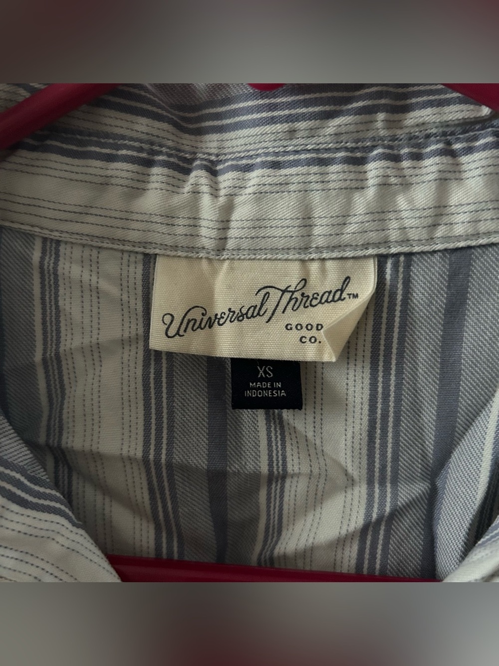 Universal Thread Short Sleeve Button Down - Picture 3 of 3
